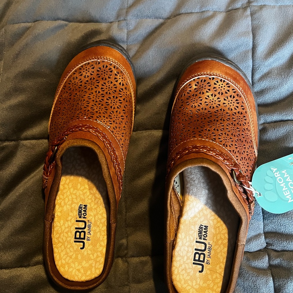 JBU Samaria Mules Flats.  New with tags! - Picture 6 of 6